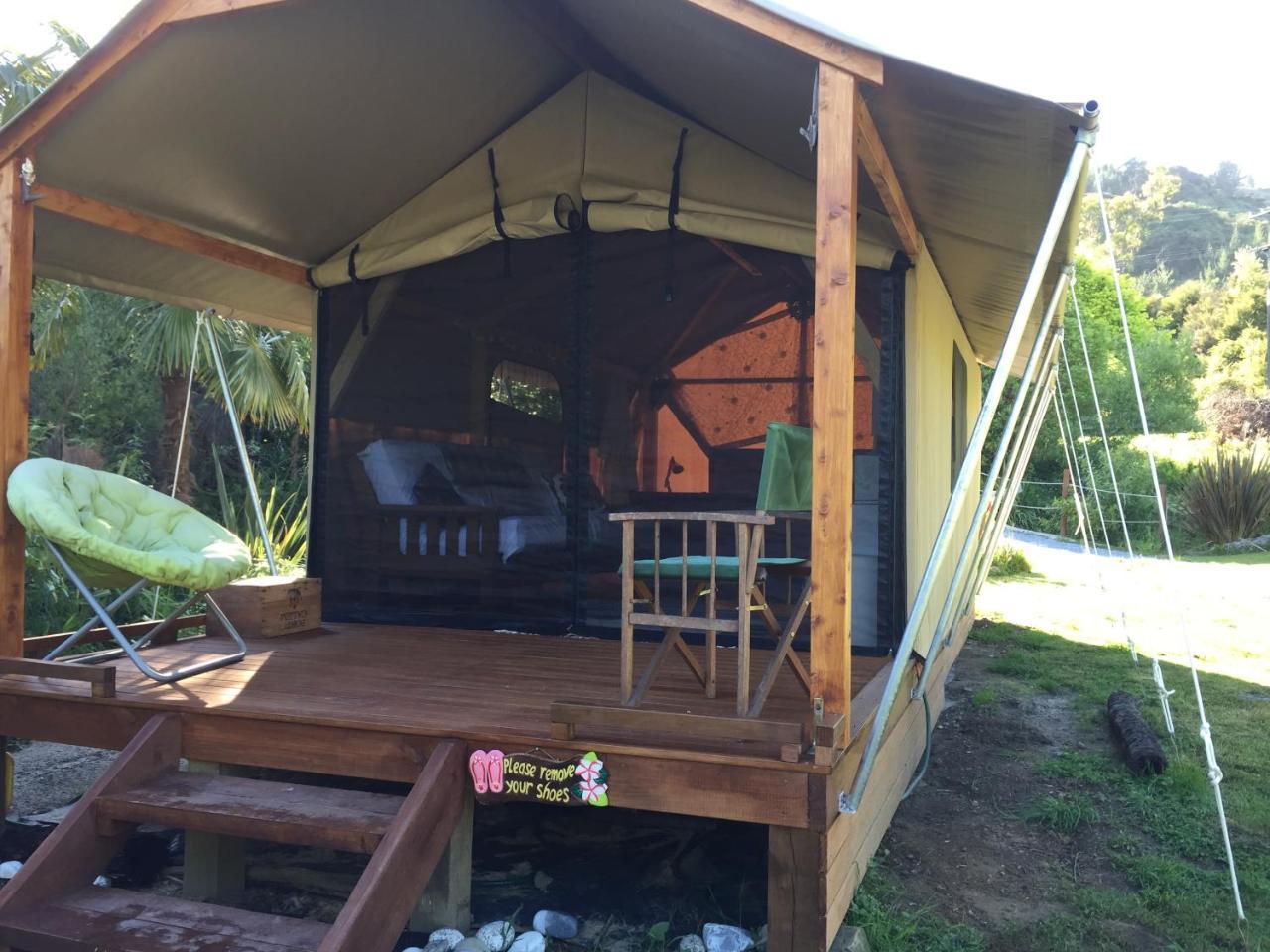 Отель Omarama Oasis - Permaculture Glamping Pohara Экстерьер фото