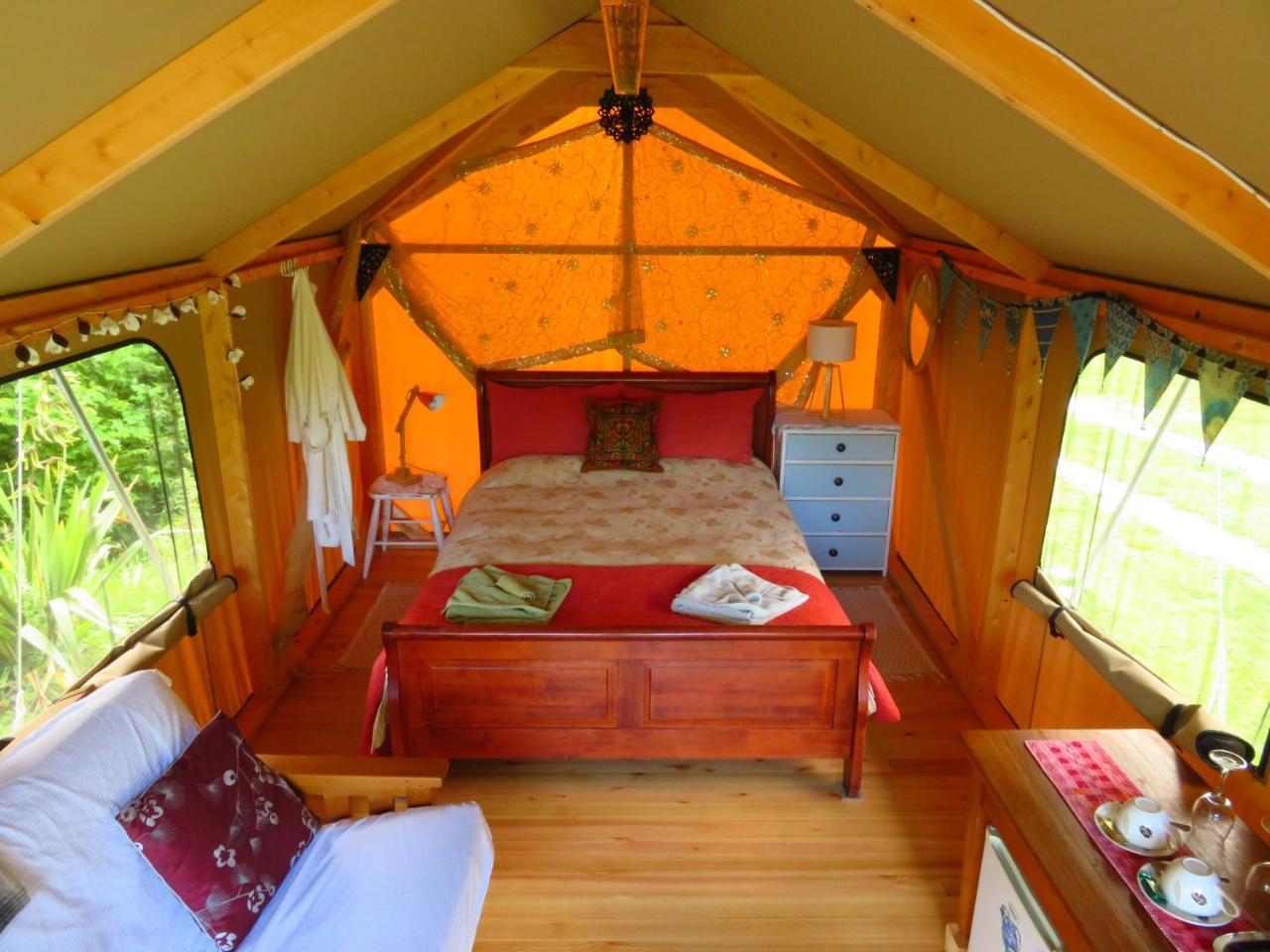 Отель Omarama Oasis - Permaculture Glamping Pohara Экстерьер фото