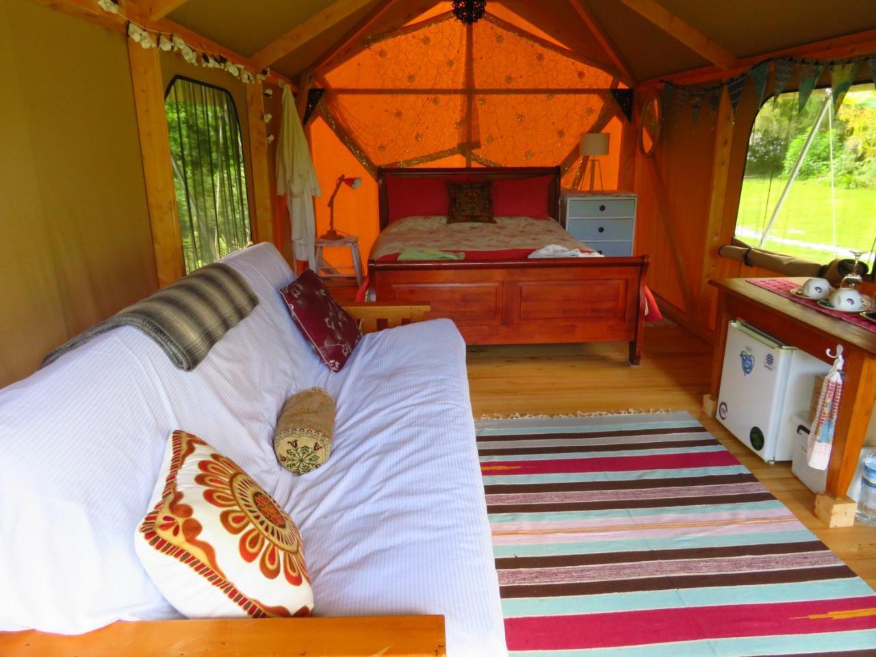Отель Omarama Oasis - Permaculture Glamping Pohara Экстерьер фото
