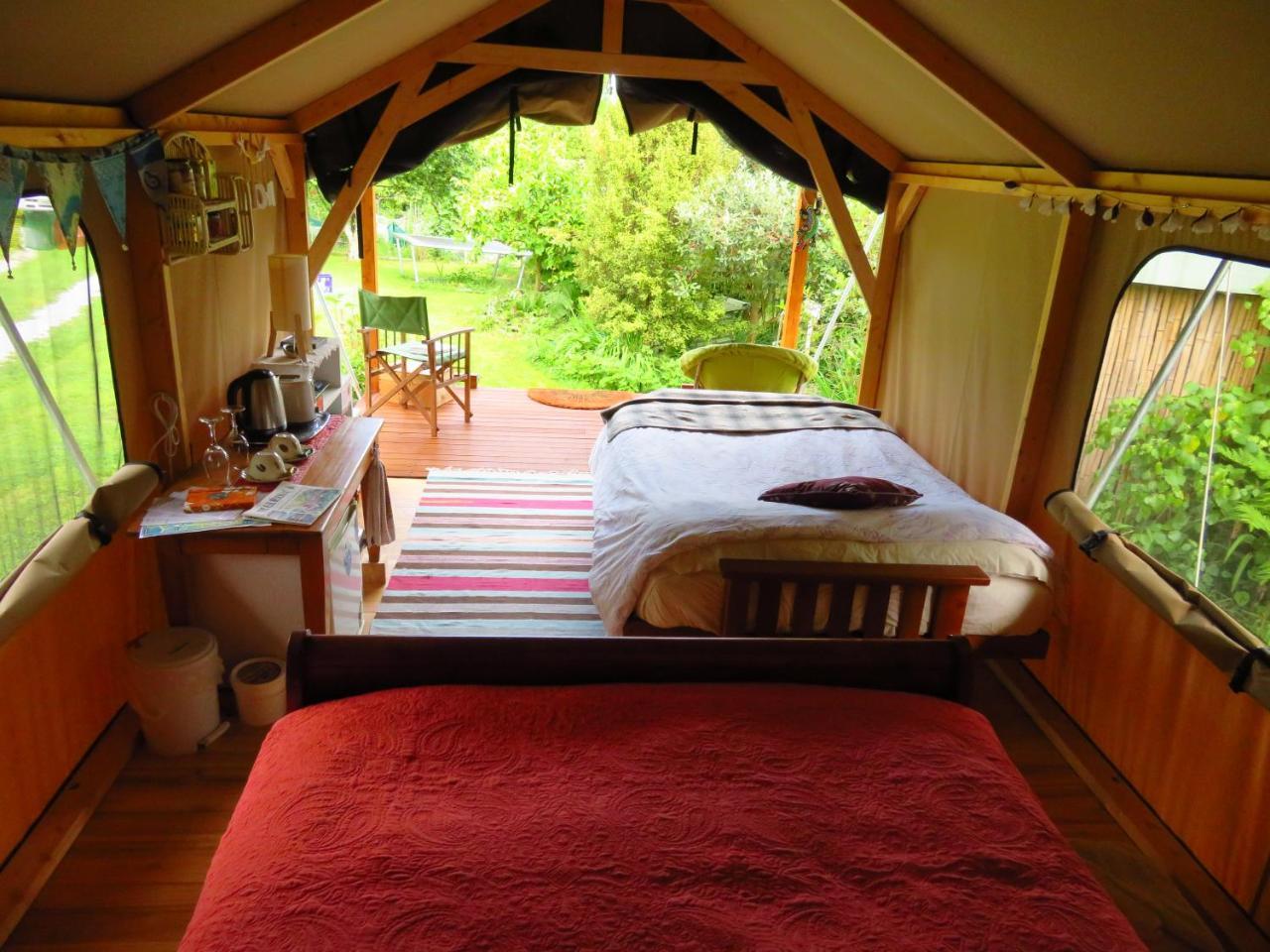 Отель Omarama Oasis - Permaculture Glamping Pohara Экстерьер фото