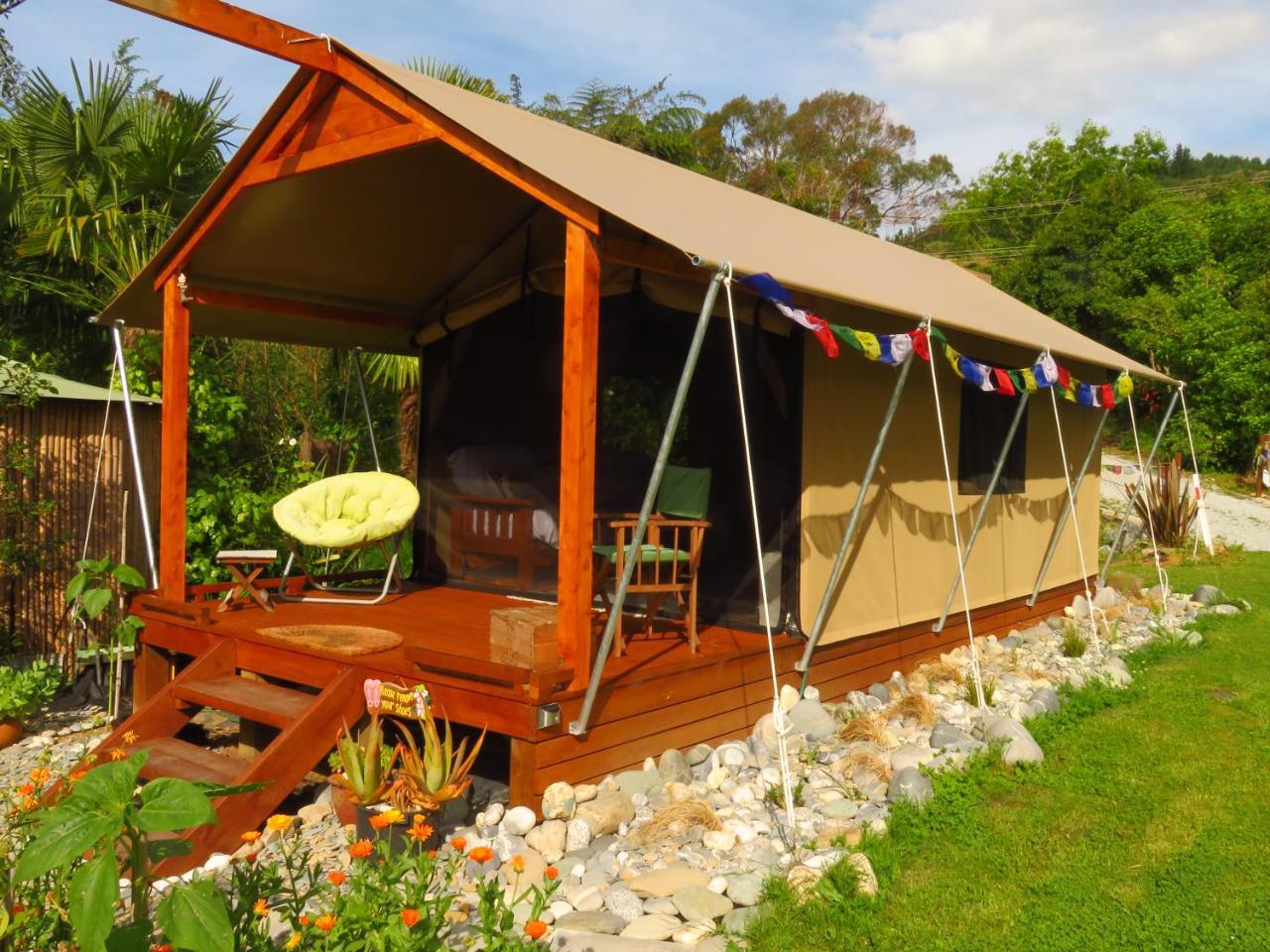 Отель Omarama Oasis - Permaculture Glamping Pohara Экстерьер фото