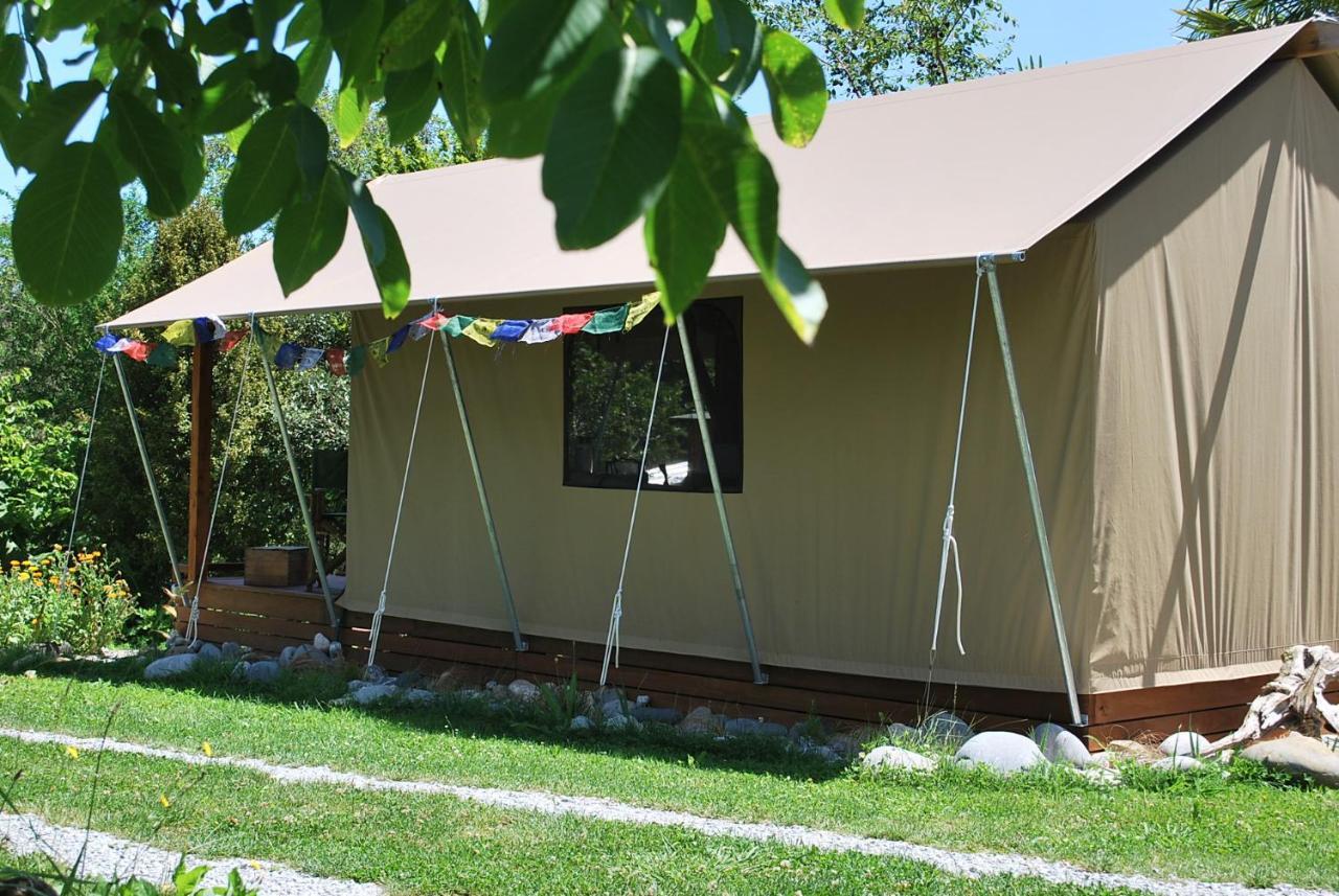 Отель Omarama Oasis - Permaculture Glamping Pohara Экстерьер фото